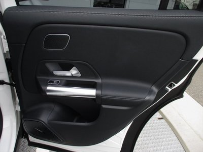 2025 Mercedes-BENZ GLA thumbnail 52