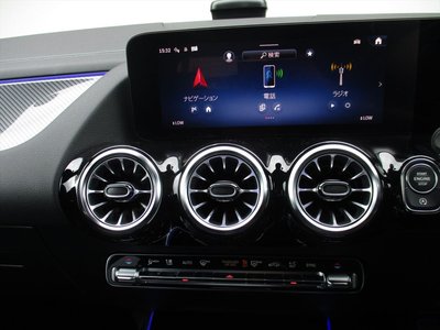 2025 Mercedes-BENZ GLA thumbnail 35