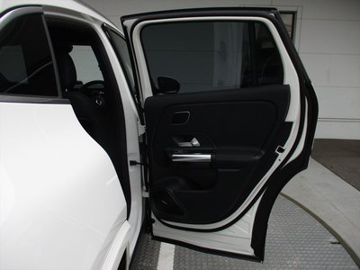 2025 Mercedes-BENZ GLA thumbnail 18