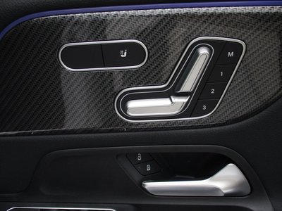 2025 Mercedes-BENZ GLA thumbnail 19