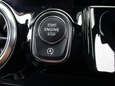 2025 Mercedes-BENZ GLA thumbnail 32