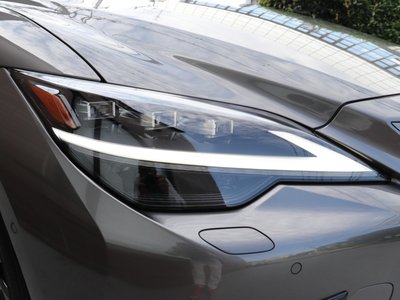 2022 Lexus LS thumbnail 32