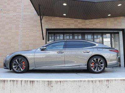 2022 Lexus LS photo 8