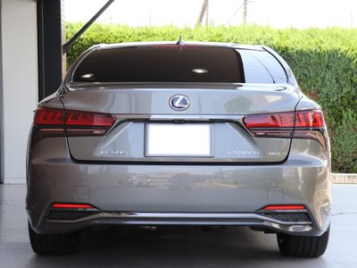 2022 Lexus LS photo 7