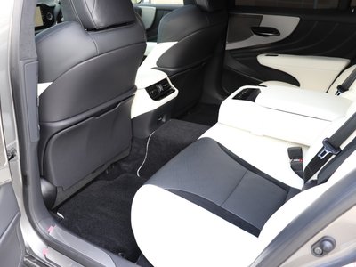2022 Lexus LS photo 5