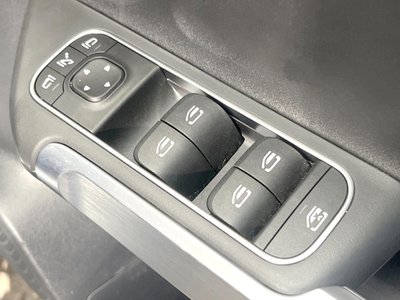 2023 Mercedes-BENZ GLB thumbnail 55