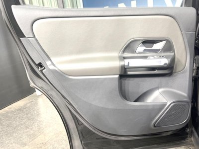 2023 Mercedes-BENZ GLB thumbnail 32