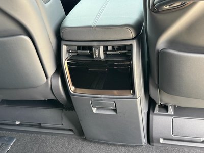 2026 Toyota ALPHARD — фото 70