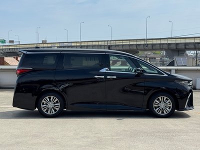 2026 Toyota ALPHARD — фото 17