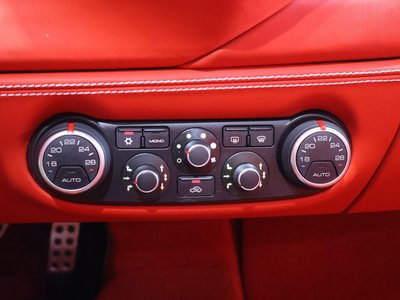 صورة مصغرة 48 لـ 2019 Ferrari 488 SPIDER