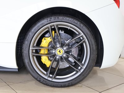 صورة مصغرة 40 لـ 2019 Ferrari 488 SPIDER