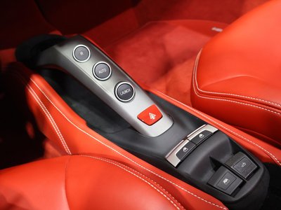 صورة مصغرة 49 لـ 2019 Ferrari 488 SPIDER
