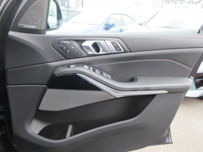 2025 BMW X7 thumbnail 47