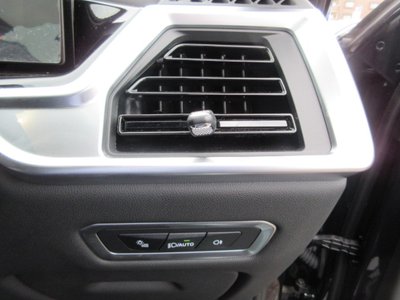 2025 BMW X7 thumbnail 36