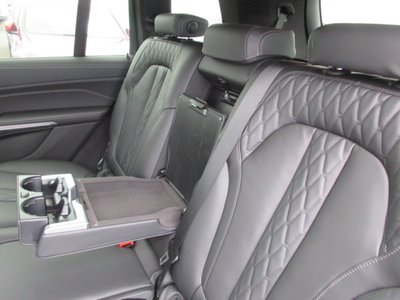 2025 BMW X7 thumbnail 69