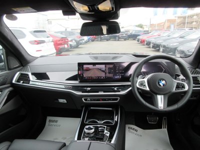 2025 BMW X7 thumbnail 54