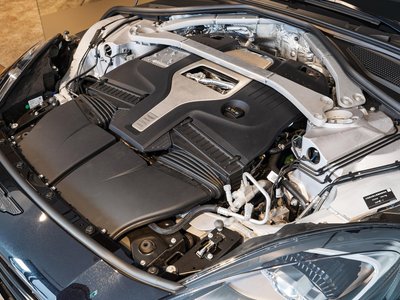 2026 Aston Martin DBX — миниатюра 30
