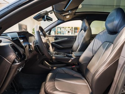2026 Aston Martin DBX photo 16