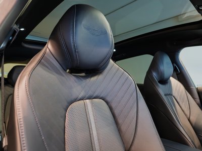 2026 Aston Martin DBX photo 15