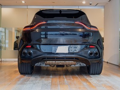 2026 Aston Martin DBX photo 6