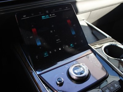 2025 Cadillac ESCALADE photo 13