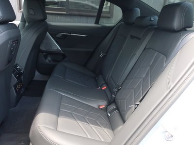 2025 BMW I5 缩略图 35