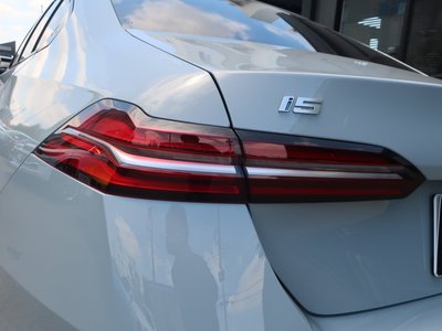 2025 BMW I5 缩略图 24