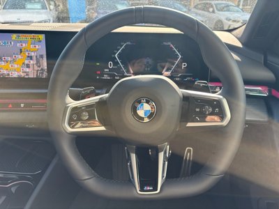 2025 BMW 5 SERIES TOURING — фото 16