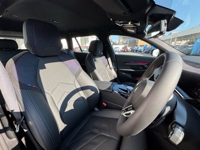 2025 BMW 5 SERIES TOURING — фото 11