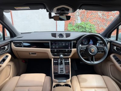 2023 Porsche MACAN thumbnail 58