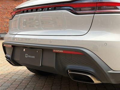 2023 Porsche MACAN photo 14