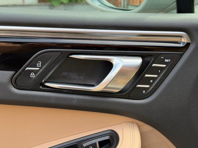 2023 Porsche MACAN thumbnail 80