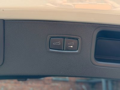 2023 Porsche MACAN thumbnail 17