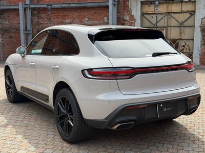 2023 Porsche MACAN photo 10