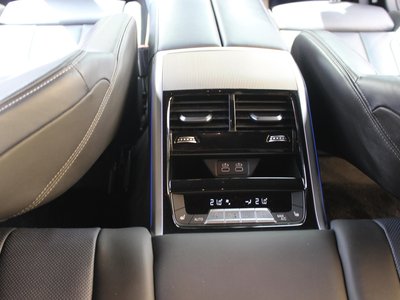 2020 BMW 8 SERIES GRAN COUPE thumbnail 36