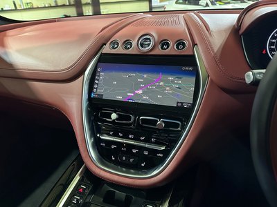 صورة 7 لـ 2021 Aston Martin DBX