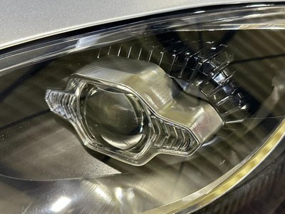 صورة 30 لـ 2021 Aston Martin DBX