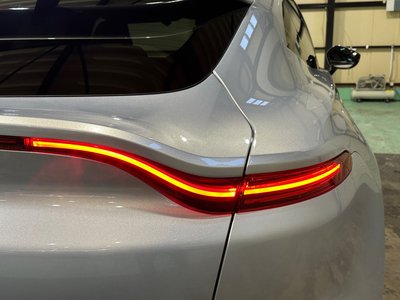 صورة 34 لـ 2021 Aston Martin DBX