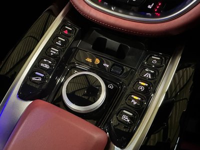 صورة 13 لـ 2021 Aston Martin DBX