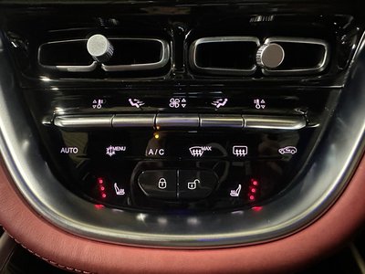 صورة 11 لـ 2021 Aston Martin DBX