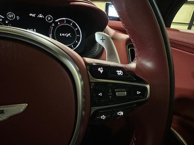 صورة 17 لـ 2021 Aston Martin DBX