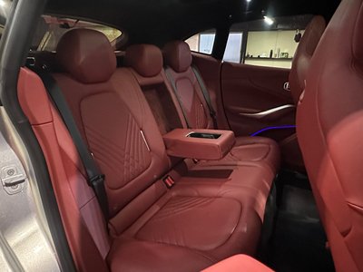 صورة 45 لـ 2021 Aston Martin DBX