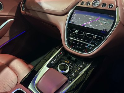 صورة 14 لـ 2021 Aston Martin DBX