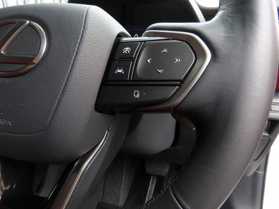 صورة 54 لـ 2024 Lexus LBX