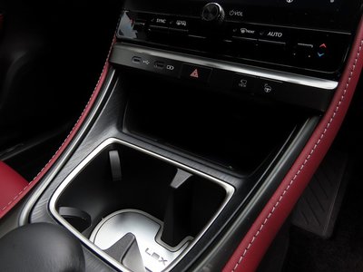 صورة 57 لـ 2024 Lexus LBX