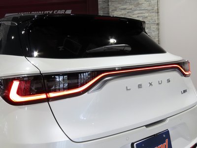 صورة 10 لـ 2024 Lexus LBX
