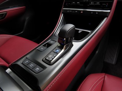 صورة 14 لـ 2024 Lexus LBX