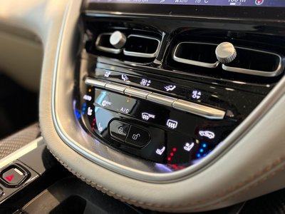2021 Aston Martin DBX 照片 24