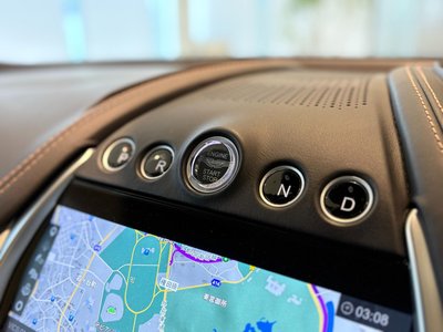 2021 Aston Martin DBX 照片 36