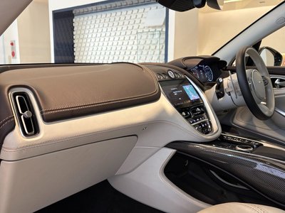 2021 Aston Martin DBX 照片 26